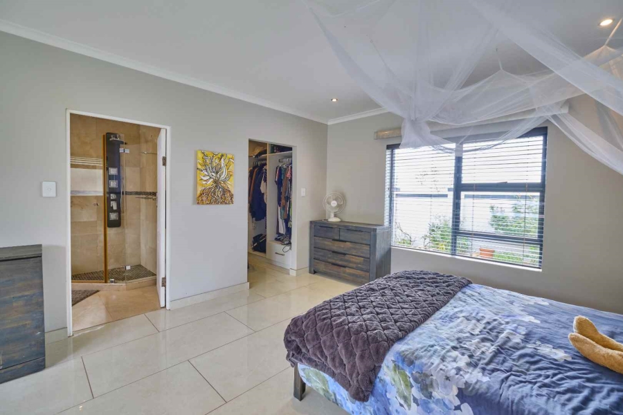 4 Bedroom Property for Sale in Flamingo Vlei Western Cape